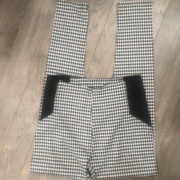 Houndstooth pattern leggings w/side body shapers - Picture 2 of 3